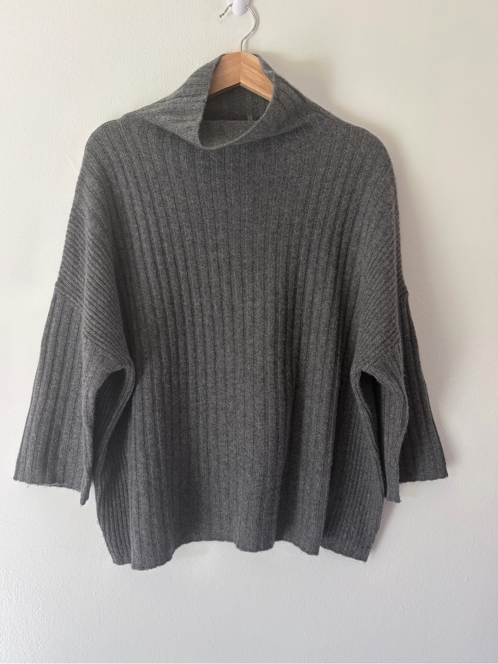REPEAT Cashmere Easy Knit Gray Ribbed Oversized Turtleneck Sweater Size Small